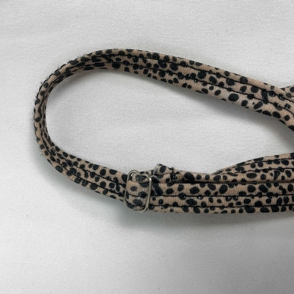 Cheetah Print Vneck Crop Tank - Picture 4 of 6